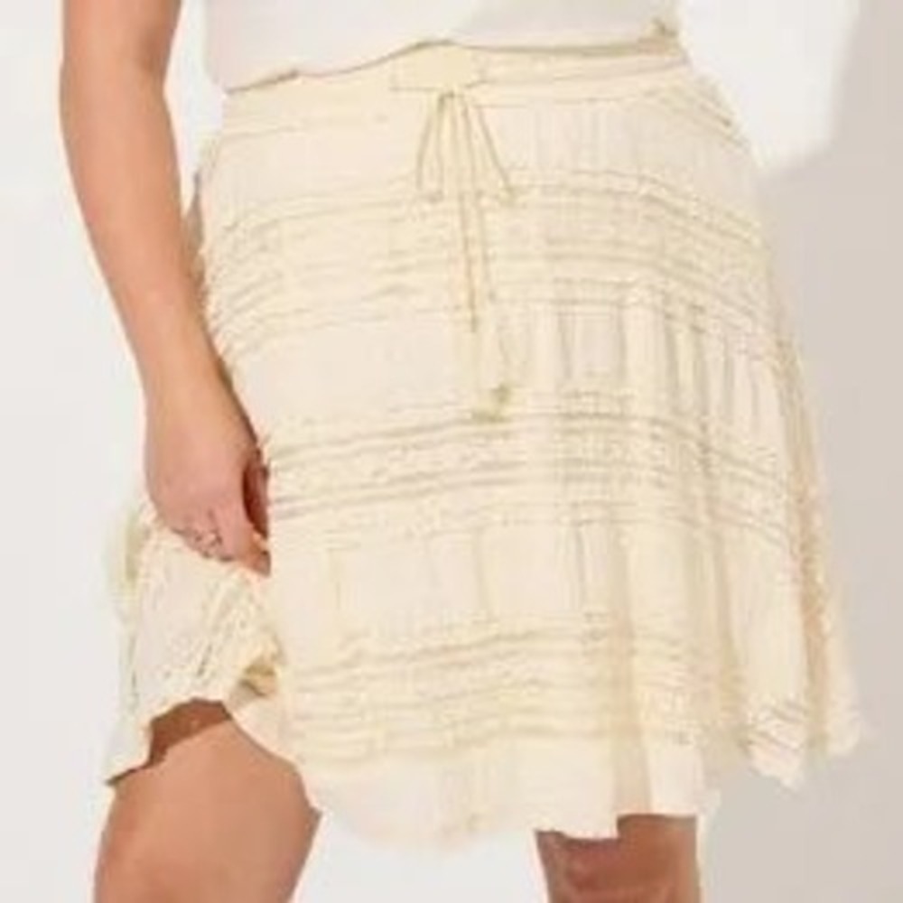 Torrid Mini Lace‎ Smocked Waist Skater Skirt Natural Cream Boho Plus Size 1 1X